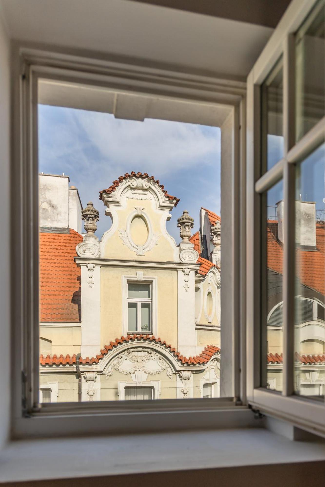 Decadent Art Deco Balcony In Old Town Apartmán Praha