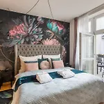 Luxury Apartment Maiselova